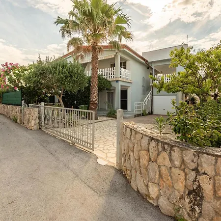 Apartment In With Wifi